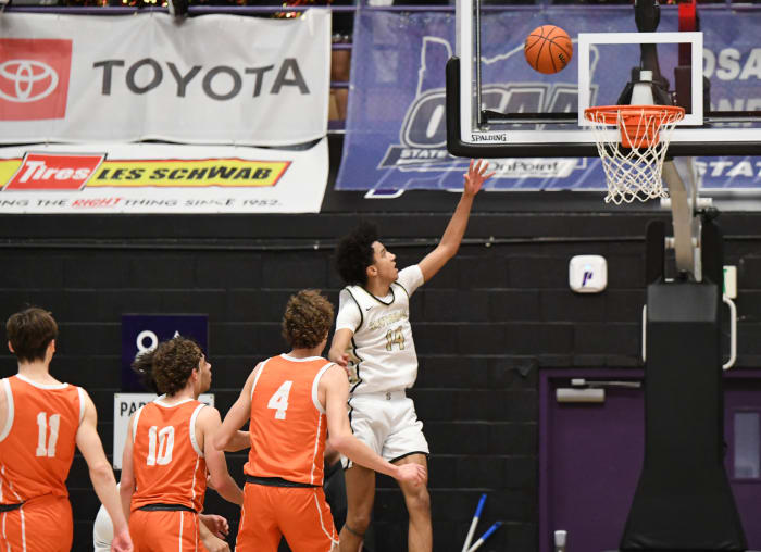 Beaverton Southridge 6A Oregon boys basketball quarterfinal 2024 Taylor Balkom 36